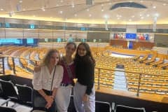 ALUMNAS-EN-PARLAMENTO-2